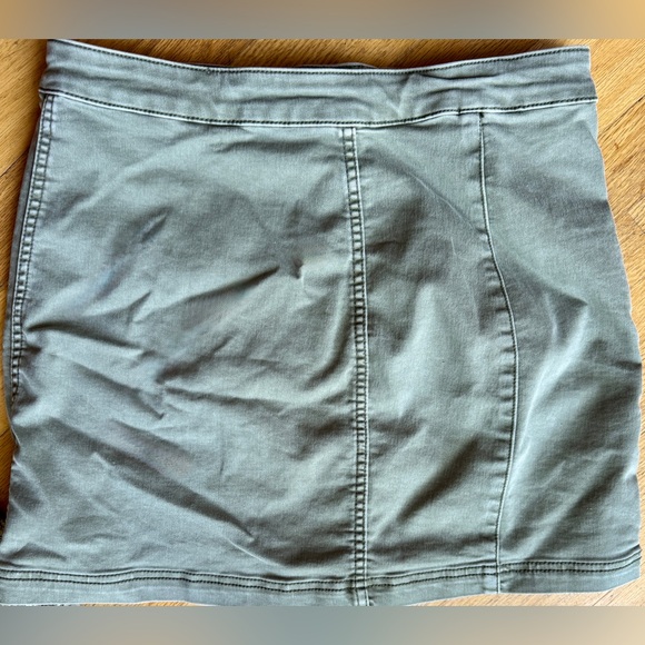 *EUC* Free People / Little Daisies Tortoise Button Down Denim Skirt / Green / 10 - Picture 3 of 10